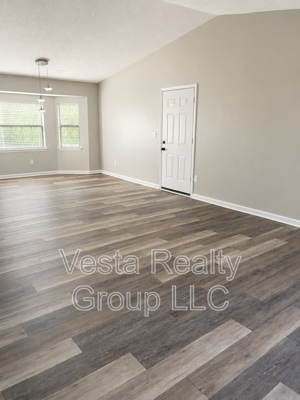 Photo - 105 Dailey Mill Rd