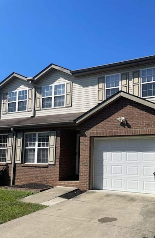 Photo - Three Bedroom two and half bath townhome in Cross Lanes