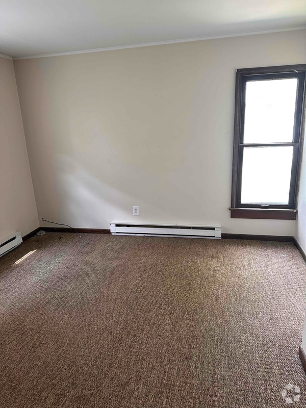 Building Photo - 311 N Van Buren St Rental