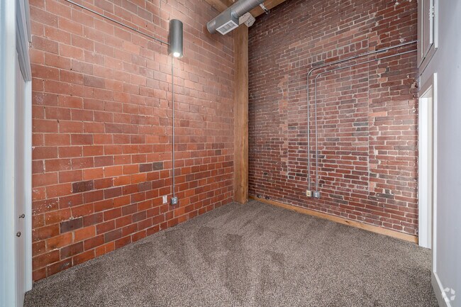 1BR, 1BA - 635SF - Bedroom