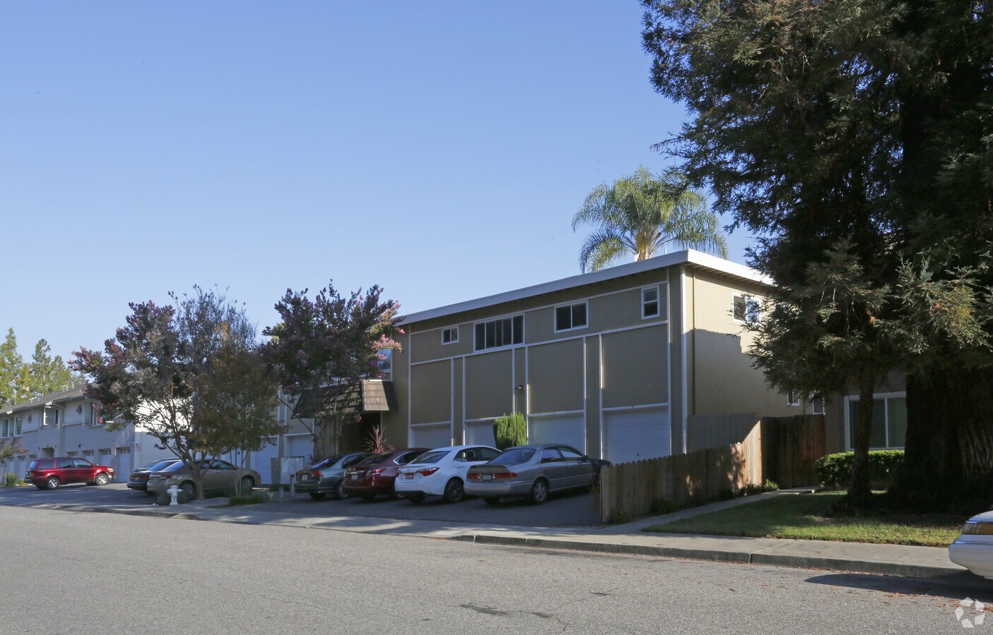 Miramar - Miramar Apartments