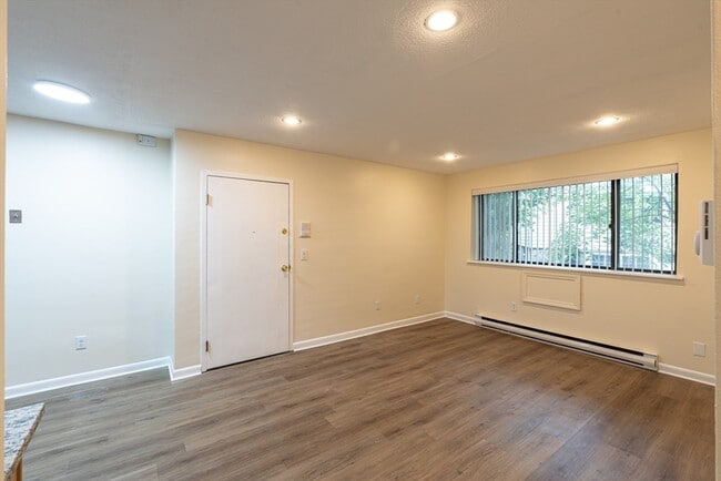 Building Photo - 197 Calumet St Unit 12 Rental