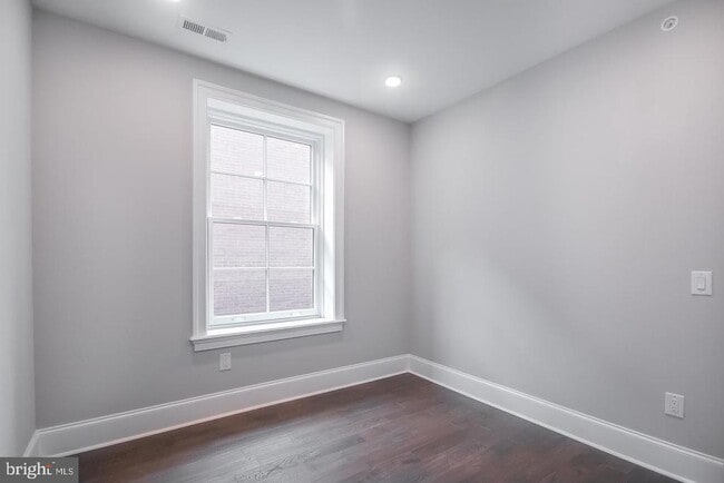 Photo - 2010 Walnut St Unit 203