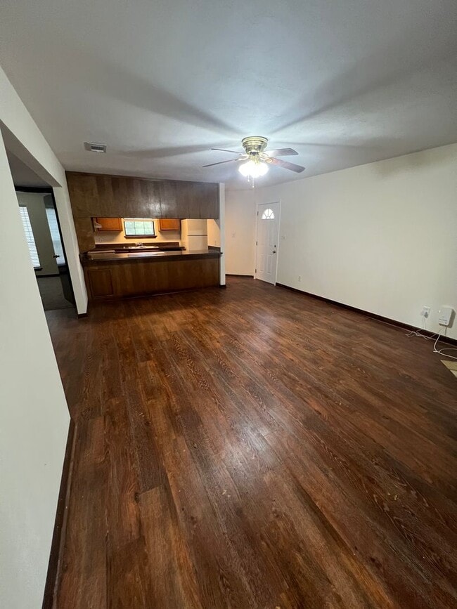 Building Photo - 1233 Cross Creek Cir