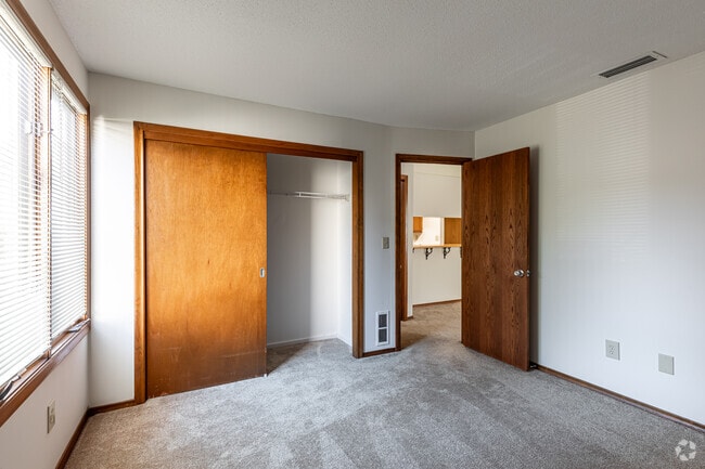 2BR, 2BA - Bedroom