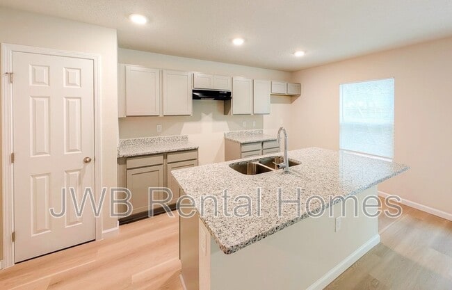 Photo - 3450 Lowell Ave