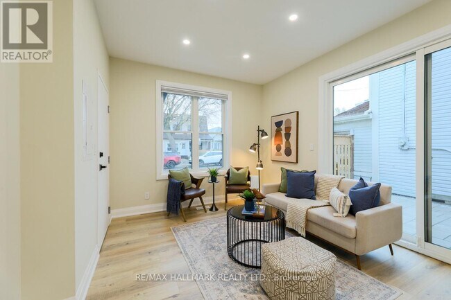 Photo - 6 Luttrell Ave