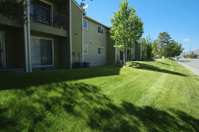 Saliman Manor Apartments - Saliman Manor Apartments