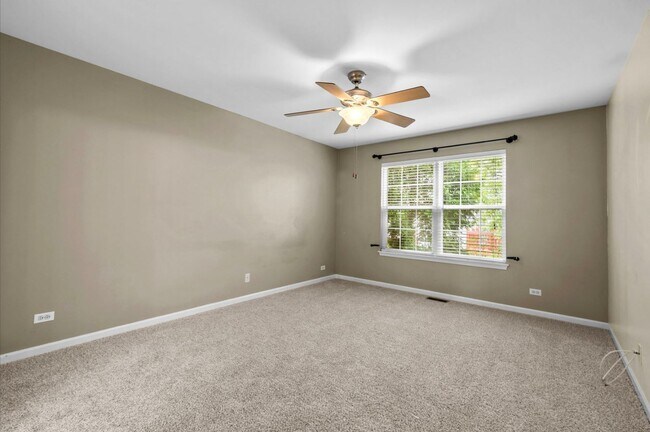 Photo - 2282 Foxmoor Ln