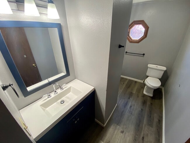 Photo - 528 6th St S