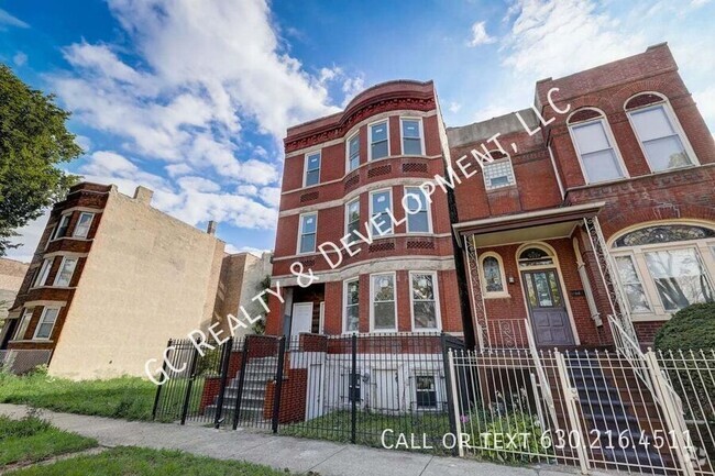 Building Photo - *** 3RD FLOOR Unit 3 Rental