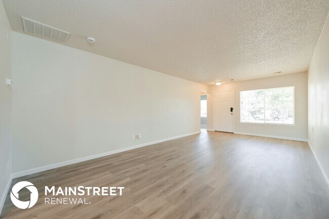 Photo - 5117 Kittredge St