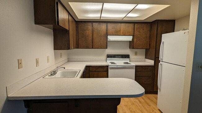 Photo - 8609 8th Ave W