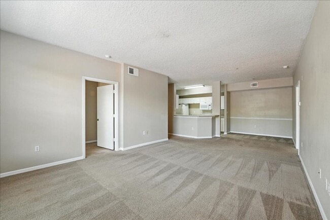 5560 Metrowest Blvd Unit 108