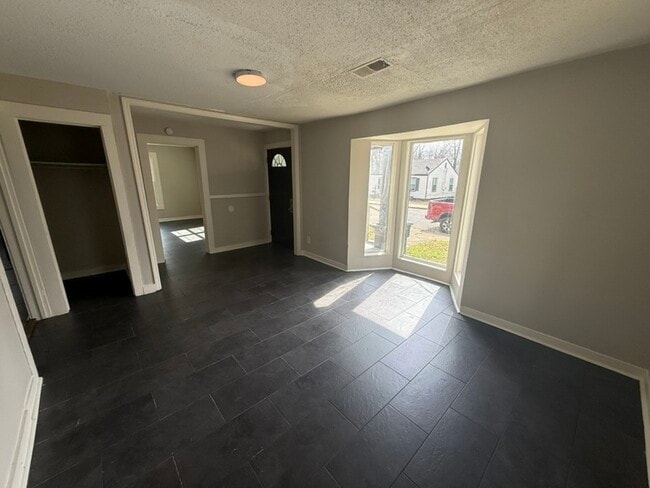 Photo - 2626 Whitman Ave