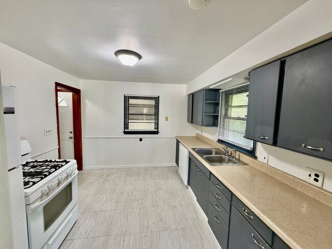 Photo - Spacious 3 Bedroom 2 Bathroom Home with Attached Garage!
