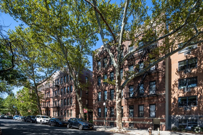 Street View - Fort Gary Apartments