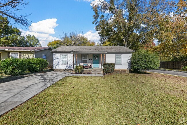 Building Photo - Charming 2-Bedroom All-Electric Home in Al...