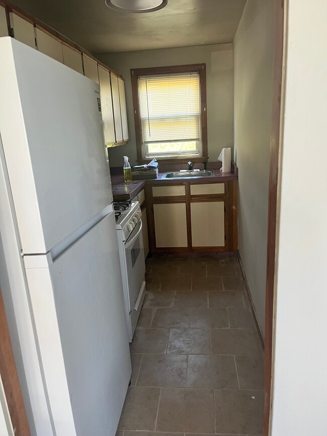 Kitchen - 83 Nash Rd Unit 2nd floor