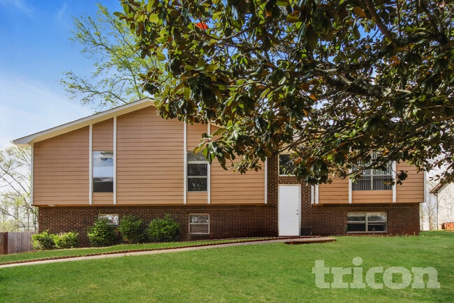 Building Photo - 112 Pinebluff Trail