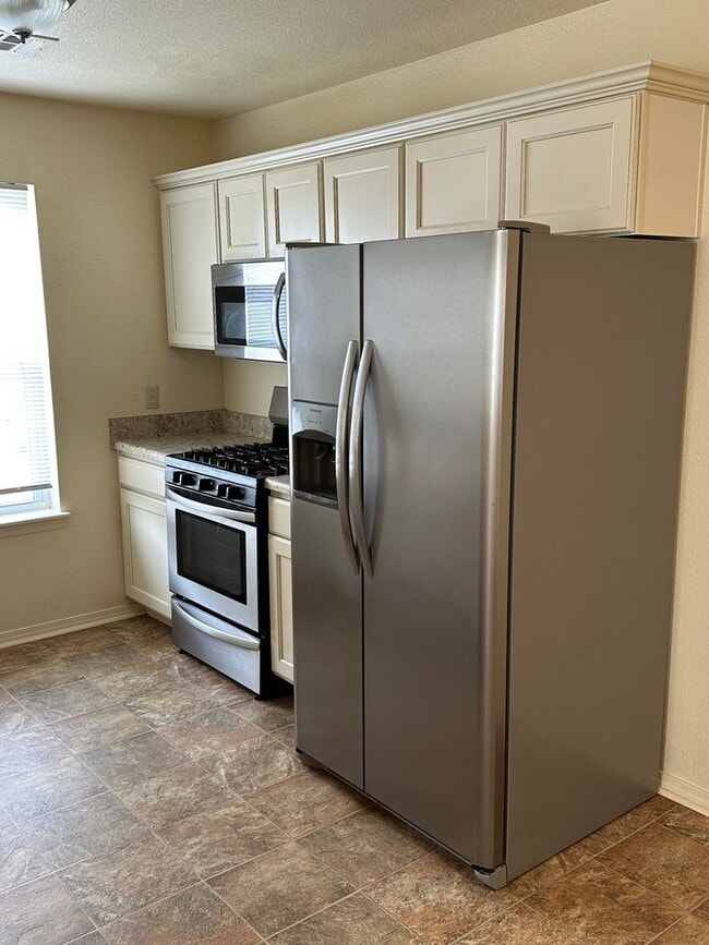 Photo - Nice 3 bedroom, 2 bath brick duplex