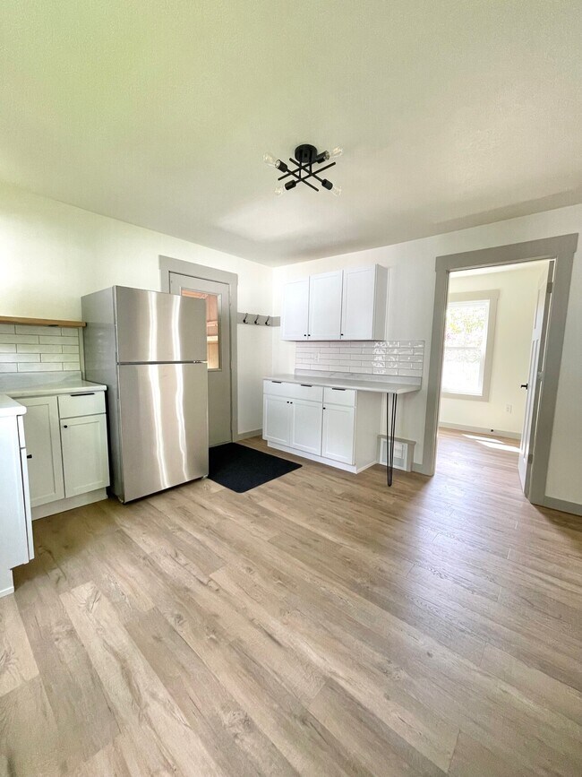 621 Duplex Condo Unit 1 Condo for Rent in Escanaba, MI