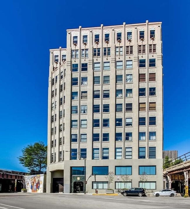 Building Photo - 1550 S Blue Island Ave Unit 722