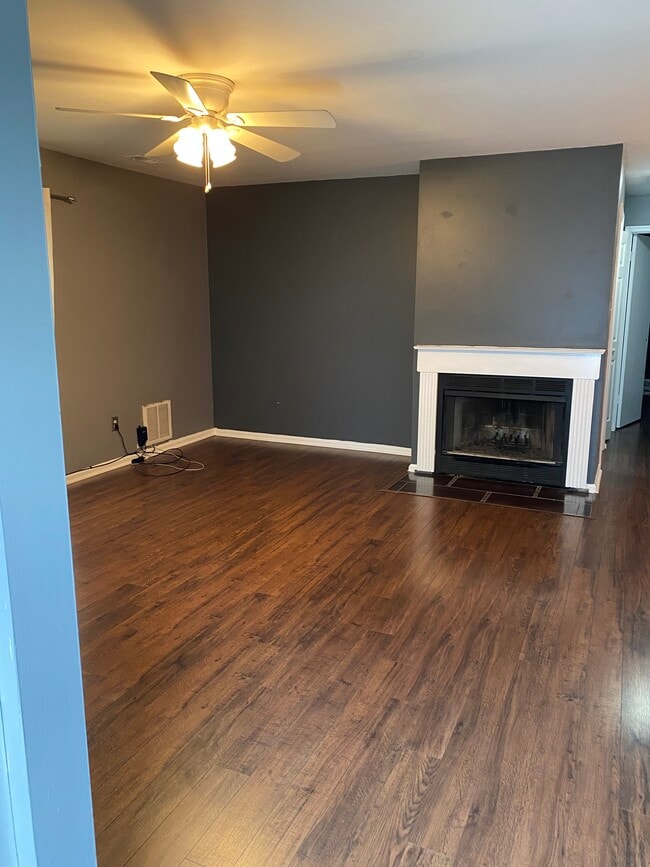 Photo - 425 Atlanta Ct Unit 425