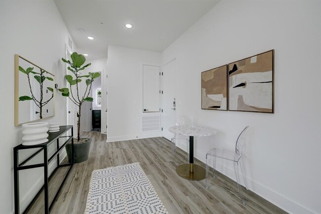 Photo - 4722 Old Spanish Trl Unit B201