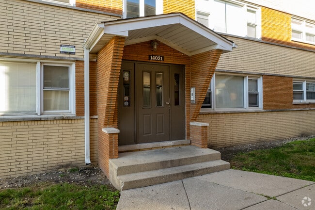 Entrance - 14021-25 S Tracy Ave Riverdale, IL 60827