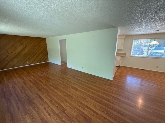 Photo - 1809 Wallace Rd NW