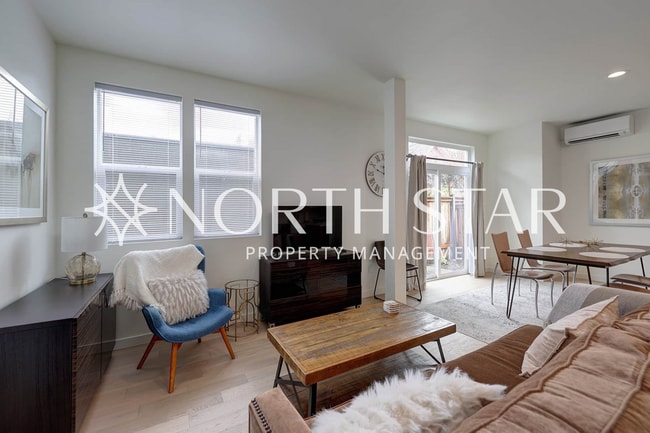 Photo - Urban Townhome with terrace! Unit MU-DIVI3013-BW