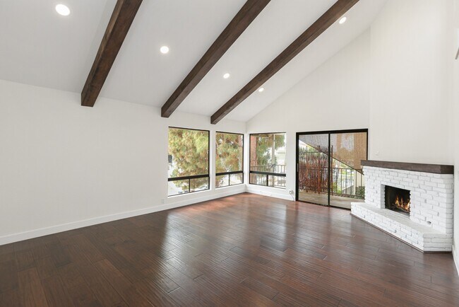 Photo - 216 W Escalones Unit A