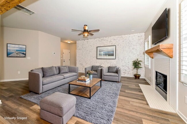 Photo - 272 Villa Grande Dr