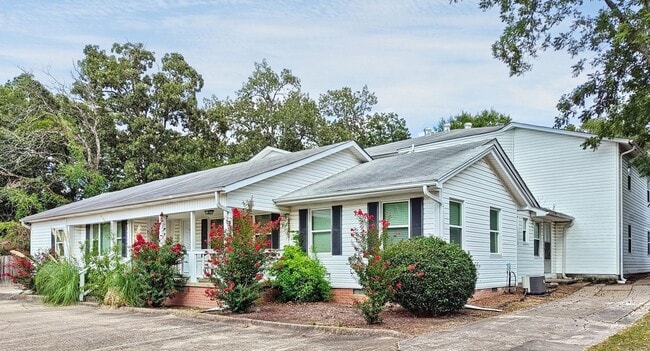 Photo - 121 N Jackson St