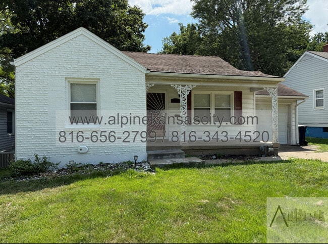 Building Photo - Cozy Updated Home