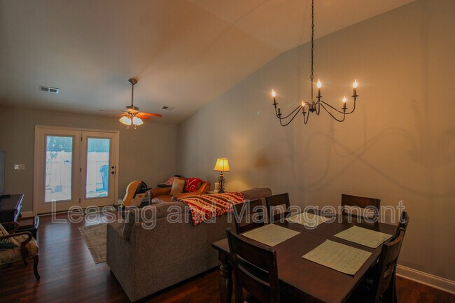 Photo - 3259 Walter Dr House