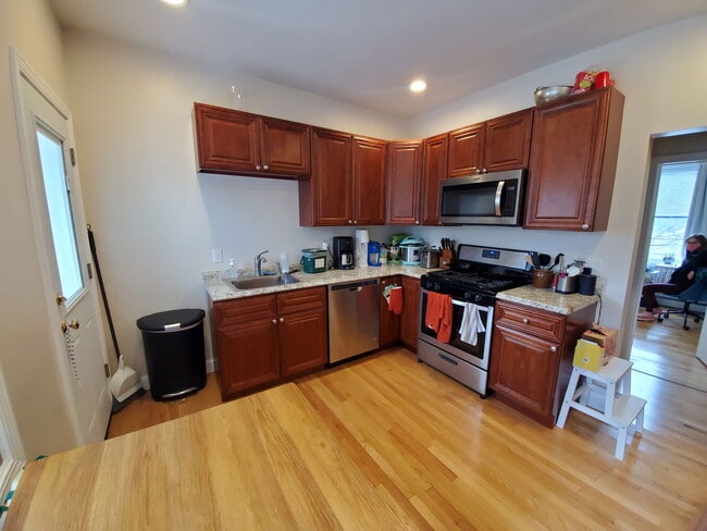 Photo - 274 Brookline St Unidad U3