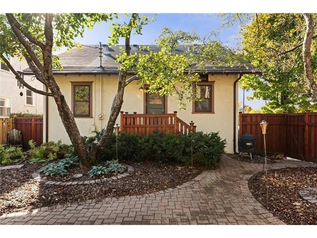 1577 Osceola Ave