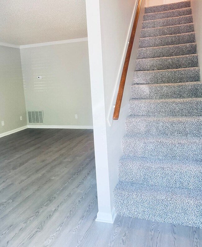 Photo - Spacious 2 Bedroom Townhomes in the Heart ... Unidad 1B