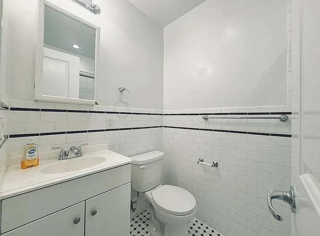 Photo - 105 Wilson Ave Unit 2R