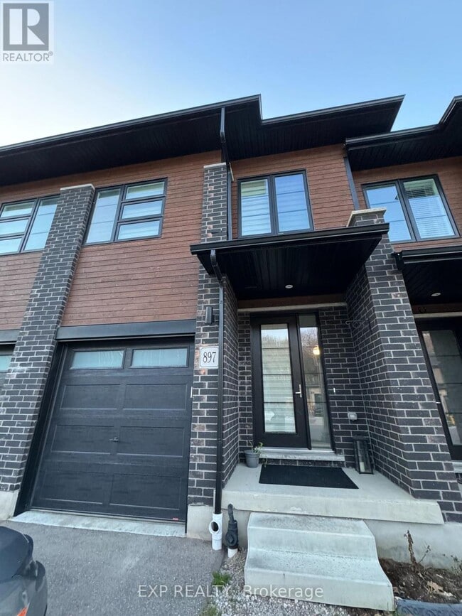 Photo - 897 Robert Ferrie Dr