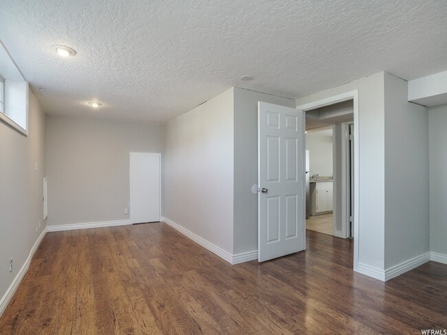 Photo - 4250 Edgehill Dr Unit 1