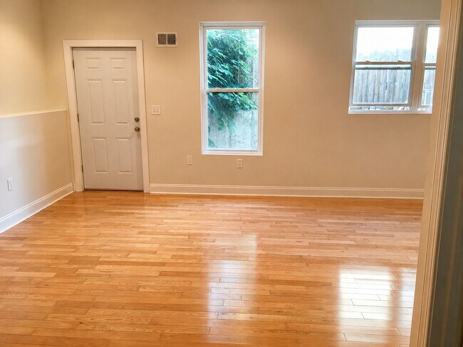 4128 Chester Ave Unidad 1R
