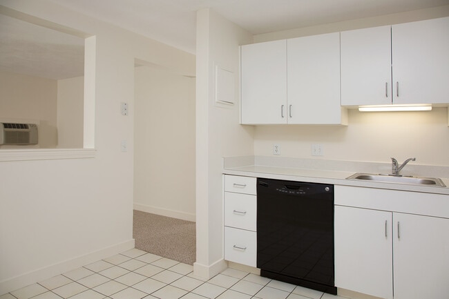 Photo - Hemlock Lane Apartments