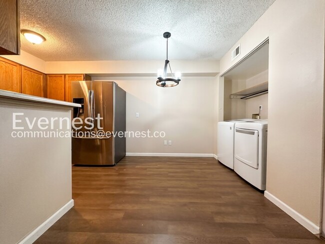 Photo - 427 Wright St Unit 108