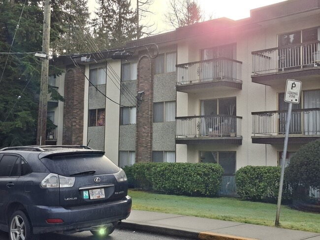 Photo - 1320 King Albert Ave