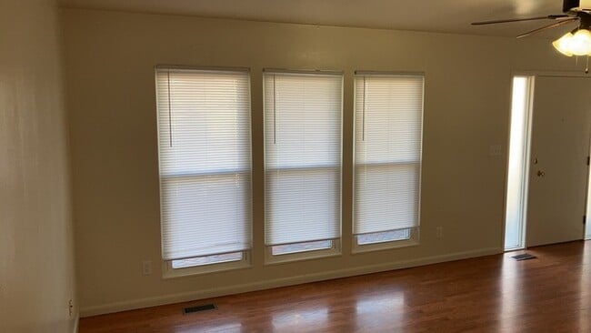 Photo - 970 W Alkaline Springs Rd