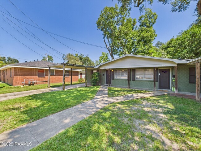 Photo - 1618 W St Mary Blvd