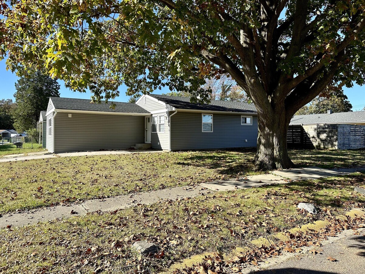 Photo - 749 River Rd